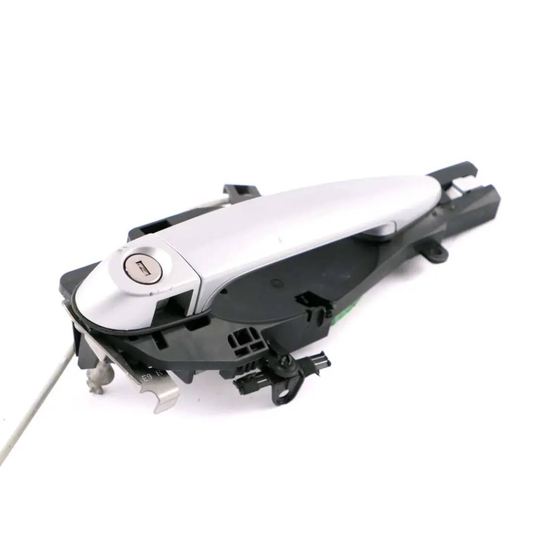 Complete Front Right Grab Handle O/S Titansilber Silver to BMW 3 Series E92 E93 with Part number 7059971 BMW 3 Series E92 E93 Complete Front Right Grab Handle O/S Titansilber Silver - SKU 7119603-TS - Part number 7059971