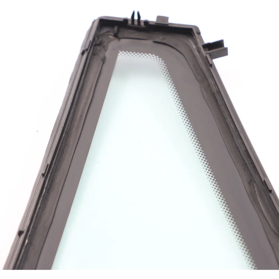 Vitre Arrière Fixe Triangulaire Droite Vert AS2 pour BMW E91 E91 LCI à propos du numéro de pièce 7119942 BMW E91 E91 LCI Vitre Arrière Fixe Triangulaire Droite Vert AS2 - SKU 7119942-1 - Numéro de pièce 7119942