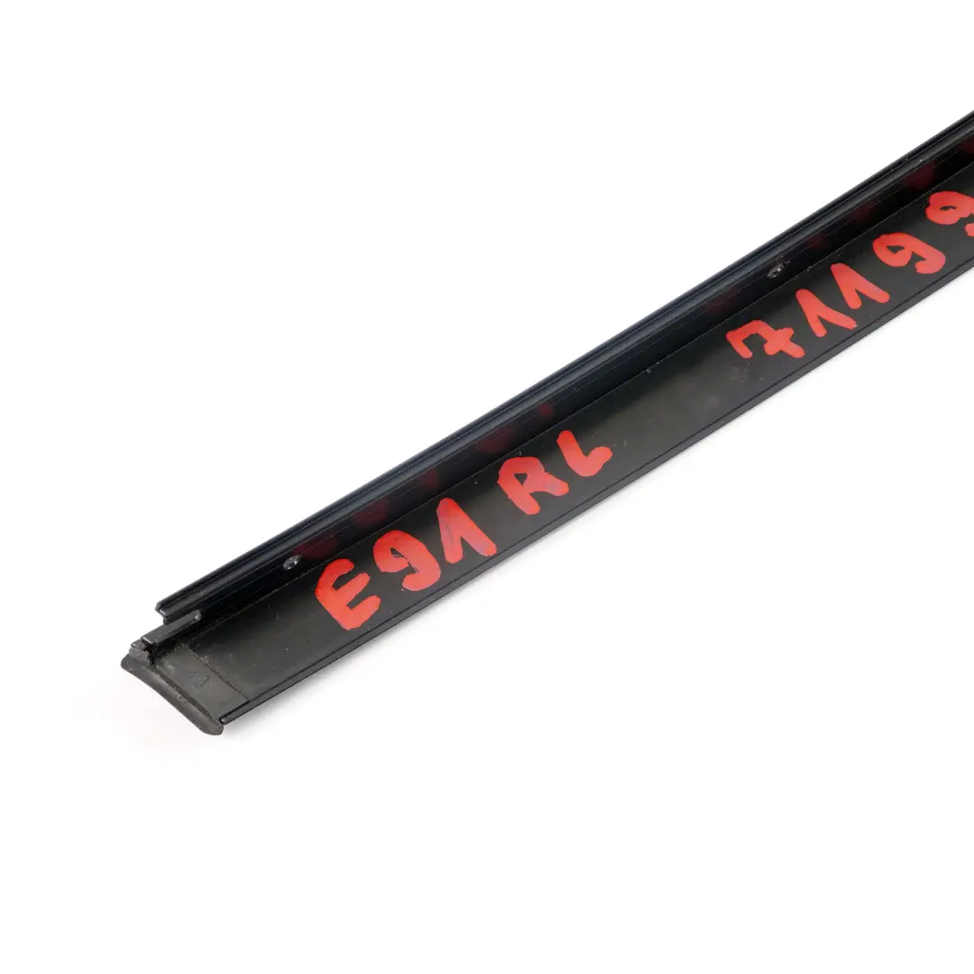 BMW E91 LCI Columna trasera izquierda tapa puerta exterior embellecedor - SKU 7119971 - Número de pieza 51347119971