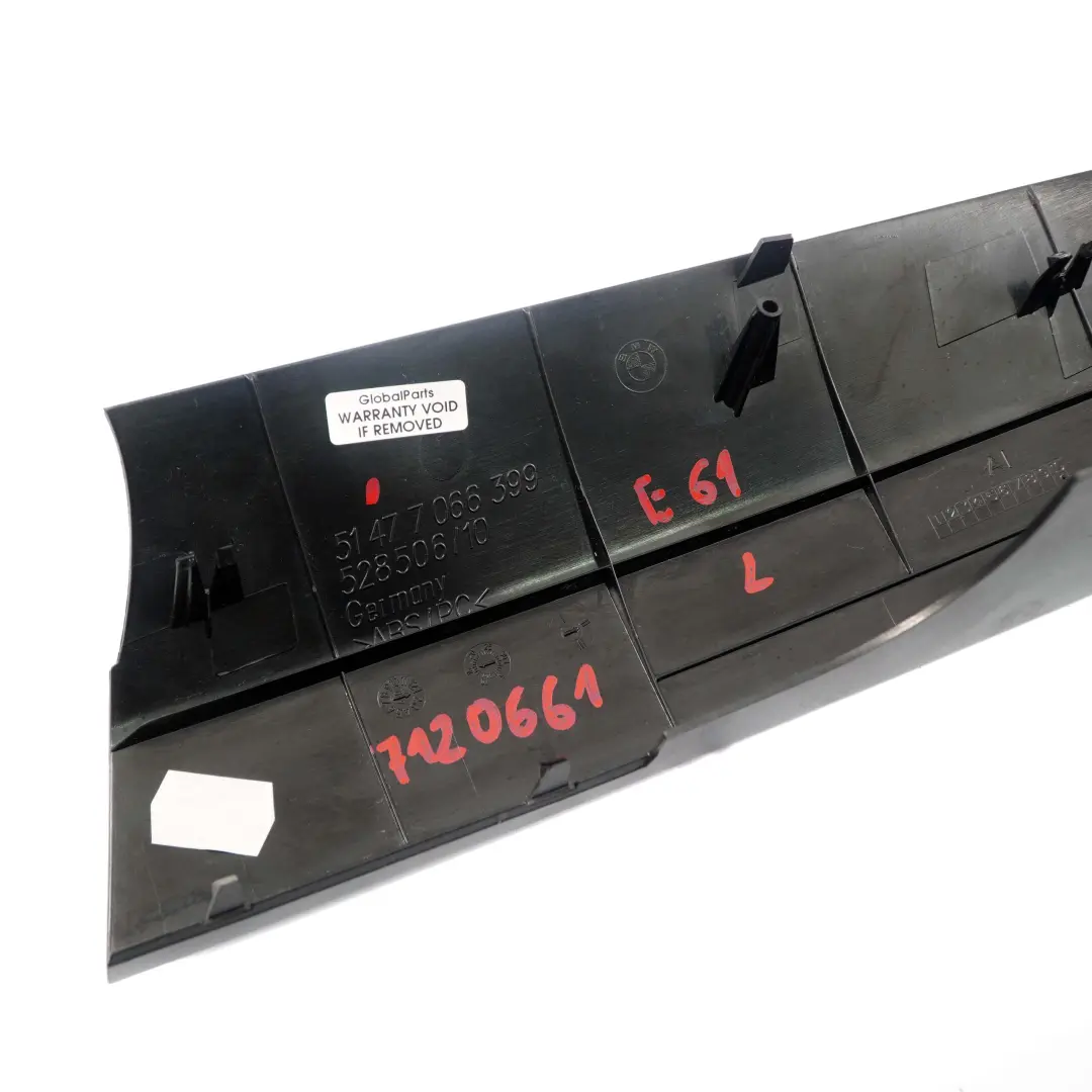 Bagagliaio Carenatura Copertura Posteriore SX Nero 7066399 per BMW E61 LCI con numero di parte 7120661 BMW E61 LCI Bagagliaio Carenatura Copertura Posteriore SX Nero 7066399 - SKU 7120661 - Numero di parte 7120661