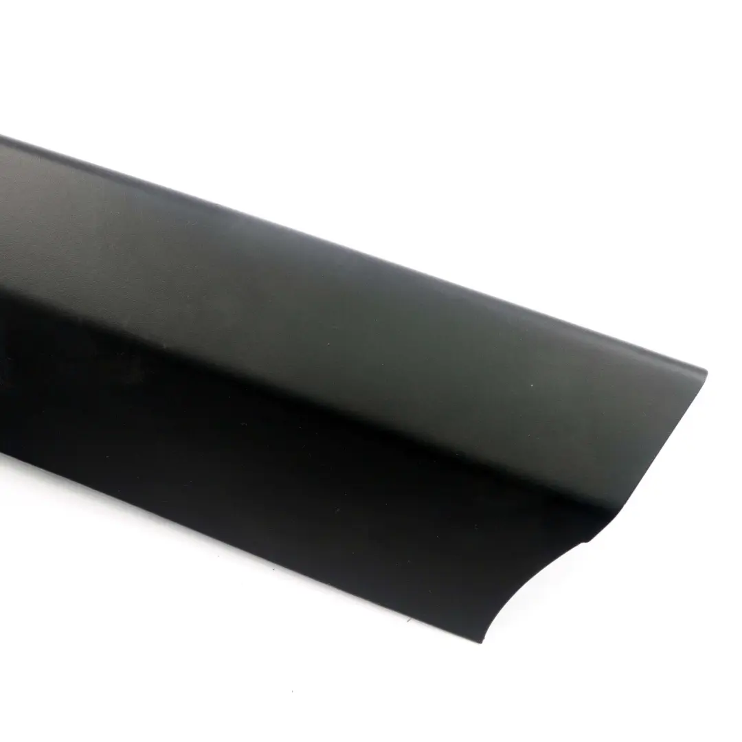 Obudowa osłona bagażnika prawa do BMW E61 o numerze 7120662 BMW E61 Obudowa osłona bagażnika prawa - SKU 7120662 - Numer Części 7120662