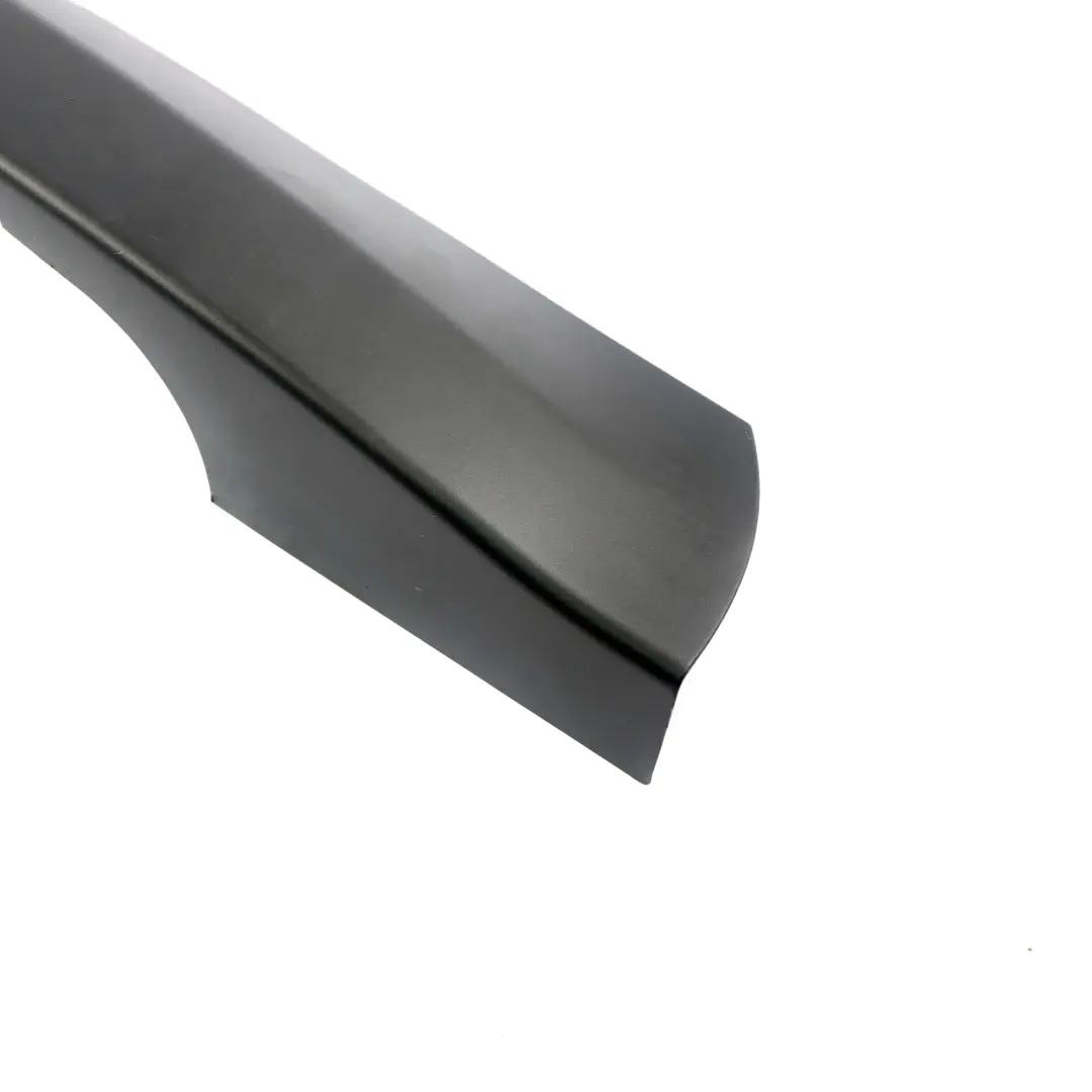 Bagagliaio Carenatura Copertura Posteriore Destra Nero 7066400 per BMW E61 LCI con numero di parte 7120662 BMW E61 LCI Bagagliaio Carenatura Copertura Posteriore Destra Nero 7066400 - SKU 7120662 - Numero di parte 7120662