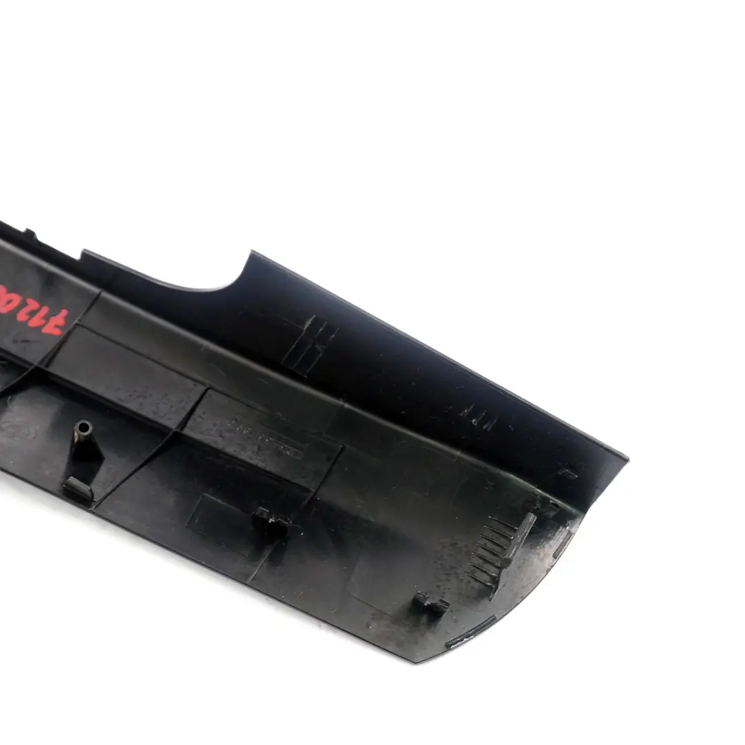 Bagagliaio Carenatura Copertura Posteriore Destra Nero 7066400 per BMW E61 LCI con numero di parte 7120662 BMW E61 LCI Bagagliaio Carenatura Copertura Posteriore Destra Nero 7066400 - SKU 7120662 - Numero di parte 7120662