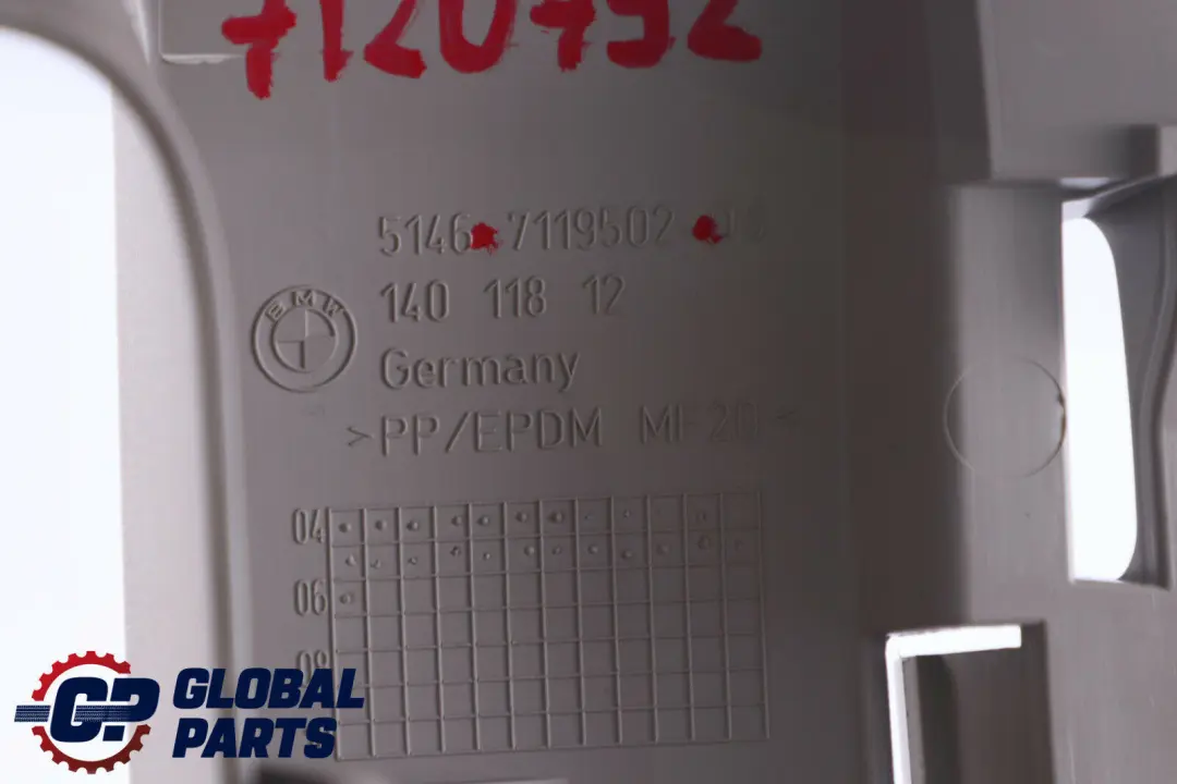 Registrazione Fondo Scomparto Posteriore Destra Beige 7119502 per BMW E87 con numero di parte 7120792 BMW E87 Registrazione Fondo Scomparto Posteriore Destra Beige 7119502 - SKU 7120792 - Numero di parte 7120792