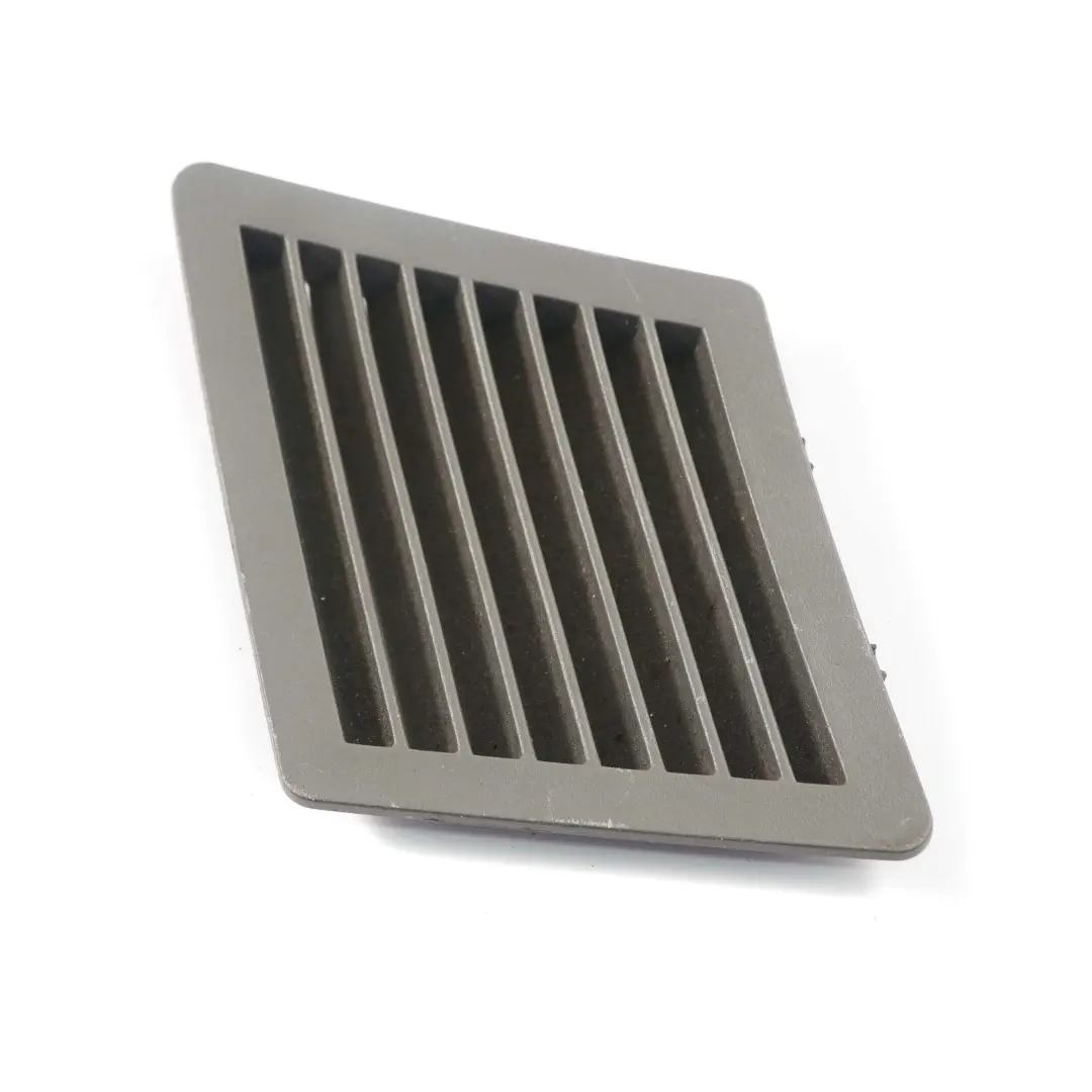 Grill Heckentlüftung Rechts Grau 7036510 für BMW Z4 er E85 E86 mit Teilenummer 7120818 BMW Z4 er E85 E86 Grill Heckentlüftung Rechts Grau 7036510 - SKU 7120818 - Teilenummer 7120818