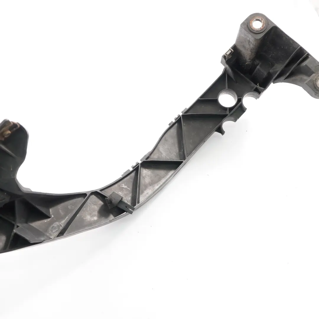 Soporte Faro Delantero Izquierdo para BMW E81 E82 E87 con número de pieza 7120823 BMW E81 E82 E87 Soporte Faro Delantero Izquierdo - SKU 7120823-1 - Número de pieza 7120823