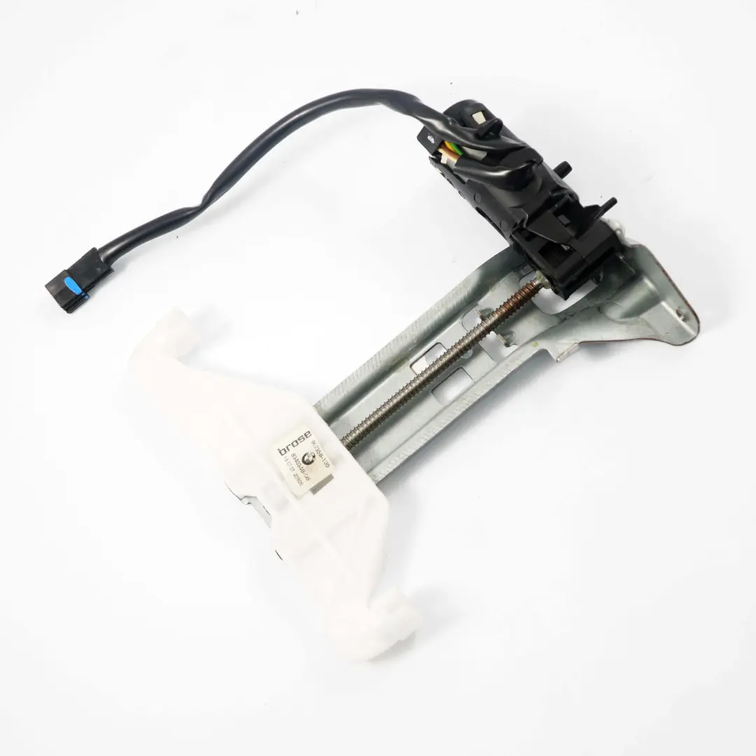 Unite controle du moteur reglage l'appui-tete avant avec memoire pour BMW E60 E61 E65 à propos du numéro de pièce 7121096 BMW E60 E61 E65 Unite controle du moteur reglage l'appui-tete avant avec memoire - SKU 7121096-1 - Numéro de pièce 7121096