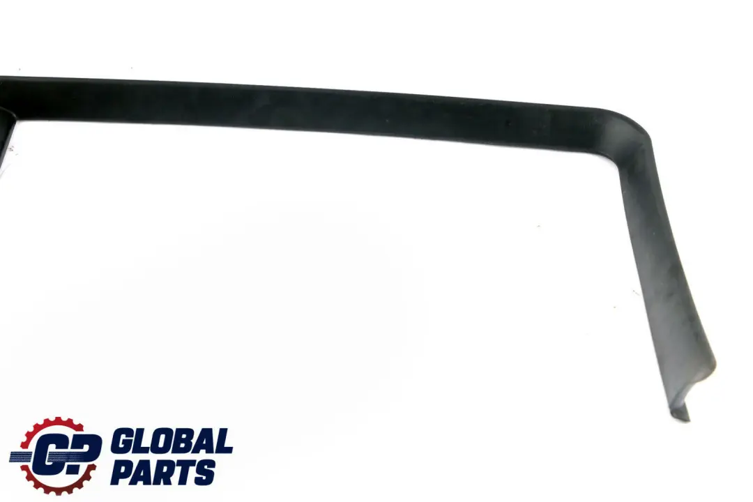 Tapa Marco Ventana Puerta Trasera Izquierda para BMW E87 con número de pieza 7121155 BMW E87 Tapa Marco Ventana Puerta Trasera Izquierda - SKU 7121155 - Número de pieza 7121155