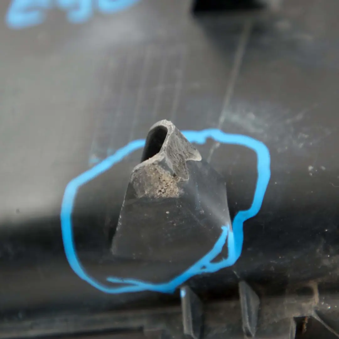 3er E90 E91 3 Frontstoßstange Rechts Brems Luft Kanal für BMW mit Teilenummer 7121570 BMW 3er E90 E91 3 Frontstoßstange Rechts Brems Luft Kanal - SKU 7121570-3 - Teilenummer 7121570