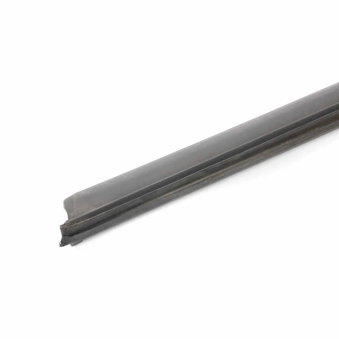 Joint avant Droit pour Mini Cabriolet R52 à propos du numéro de pièce 7121574 Mini Cabriolet R52 Joint avant Droit - SKU 7121574 - Numéro de pièce 7121574