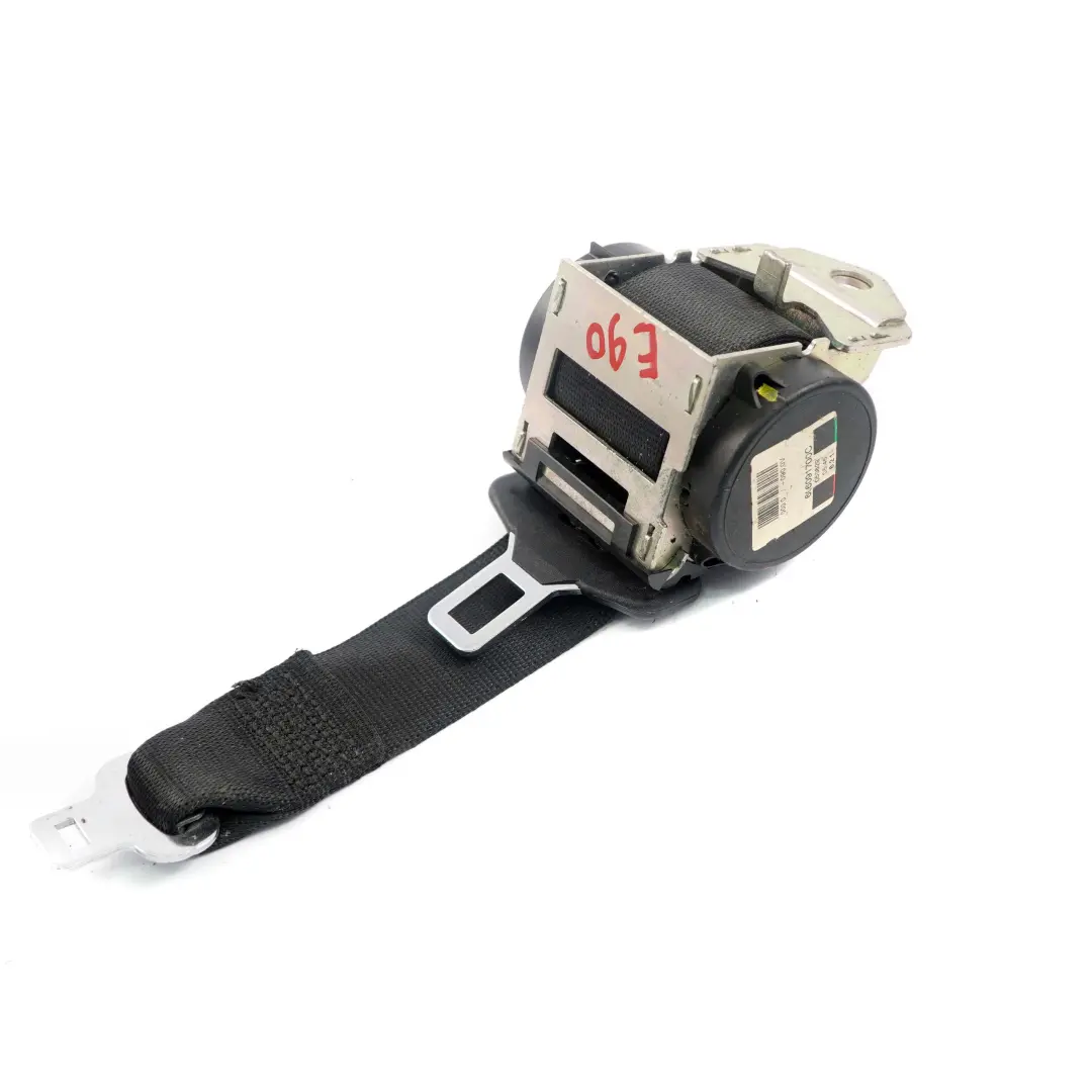 Cintura Superiore Posteriore Centrale Sedile Nero per BMW E90 E90N LCI con numero di parte 7121635 BMW E90 E90N LCI Cintura Superiore Posteriore Centrale Sedile Nero - SKU 7121635 - Numero di parte 7121635