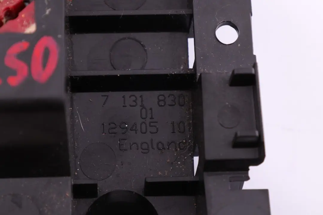 Halter Handbremskonsole 7131830 für BMW Mini Cooper One R50 R53 mit Teilenummer 7121737 BMW Mini Cooper One R50 R53 Halter Handbremskonsole 7131830 - SKU 7121737 - Teilenummer 7121737