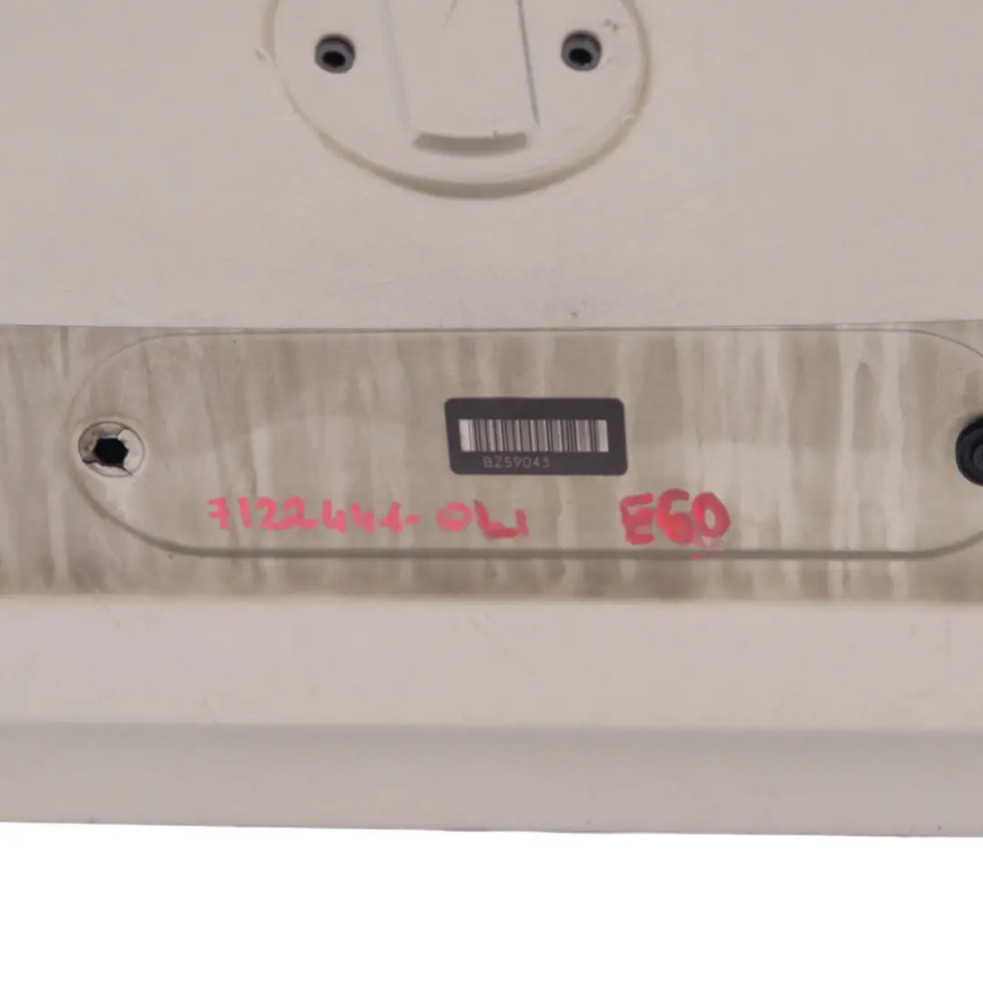 Boot Trunk Lid Tailgate Olivin Olivine Green Metallic - 349 to BMW E60 with Part number 7122441 BMW E60 Boot Trunk Lid Tailgate Olivin Olivine Green Metallic - 349 - SKU 7122441-OLI - Part number 7122441