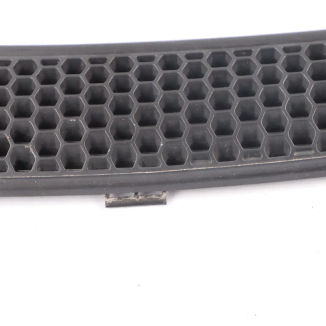 Kratka Podszybia Maski Lewy Czarny do Mini Cooper R50 R53 R52 o numerze 7122505 Mini Cooper R50 R53 R52 Kratka Podszybia Maski Lewy Czarny - SKU 7122505-5 - Numer Części 7122505