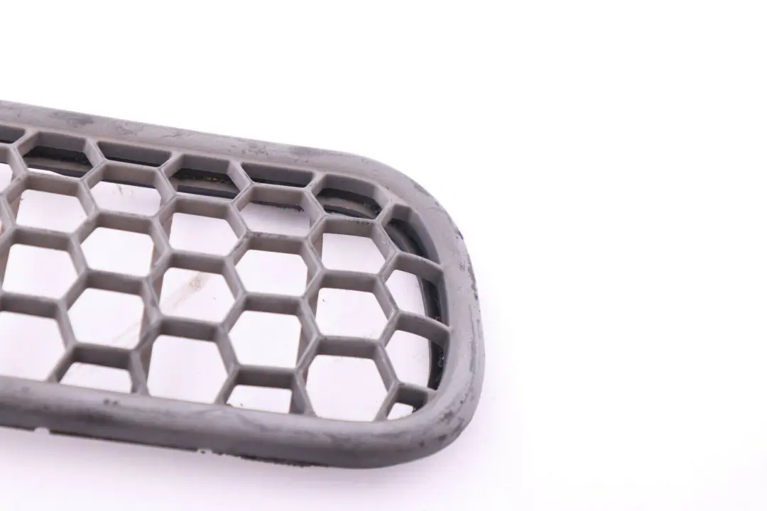 Rejilla Delantera Derecha Schwarz Black para Mini Cooper R50 R52 R53 con número de pieza 7122506 Mini Cooper R50 R52 R53 Rejilla Delantera Derecha Schwarz Black - SKU 7122506 - Número de pieza 7122506