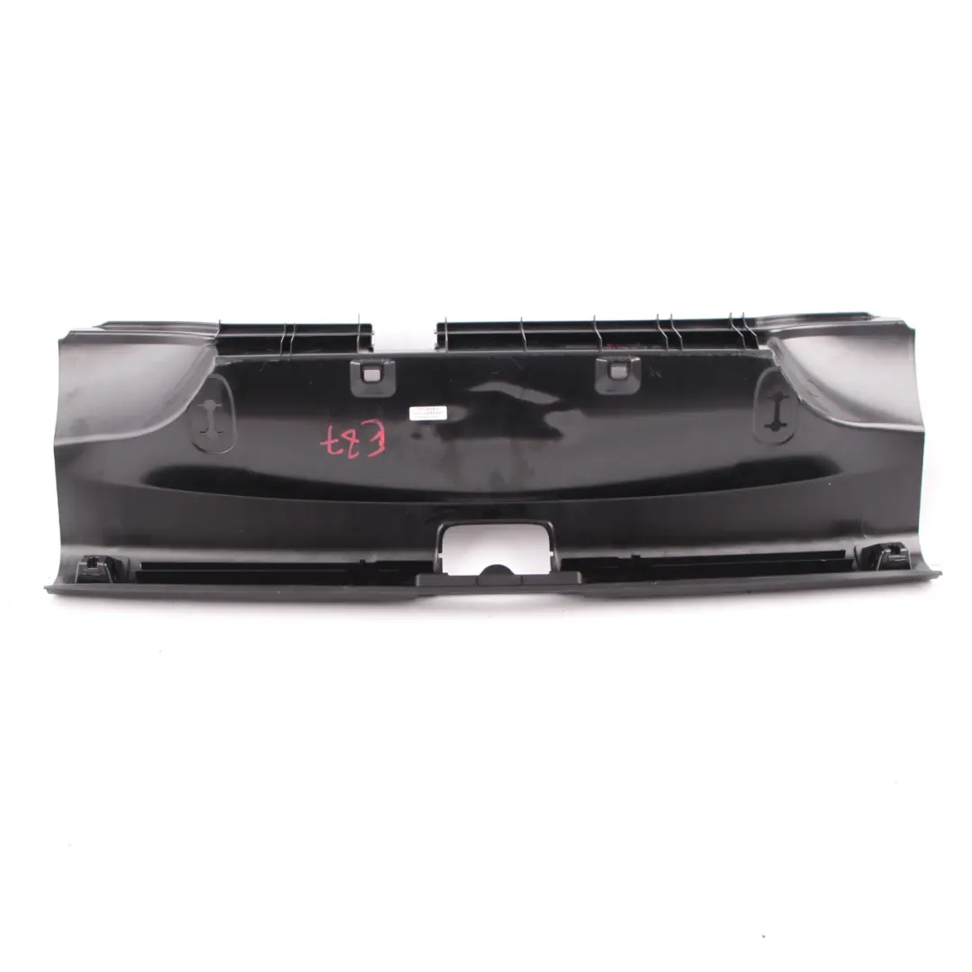 Loading Sill Cover Back Boot Panel Trim para BMW E81 E87 E87N LCI con número de pieza 7123335 BMW E81 E87 E87N LCI Loading Sill Cover Back Boot Panel Trim - SKU 7123335-1 - Número de pieza 7123335