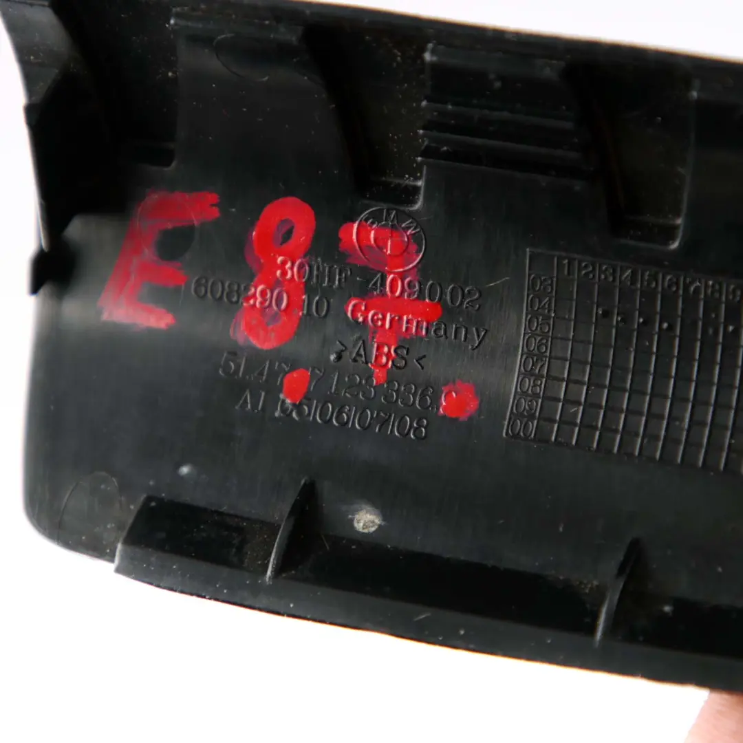 Revetement Moraillons Kofferraumboden pour BMW 1 E81 E87 E87N à propos du numéro de pièce 51477123336 BMW 1 E81 E87 E87N Revetement Moraillons Kofferraumboden - SKU 7123336 - Numéro de pièce 51477123336