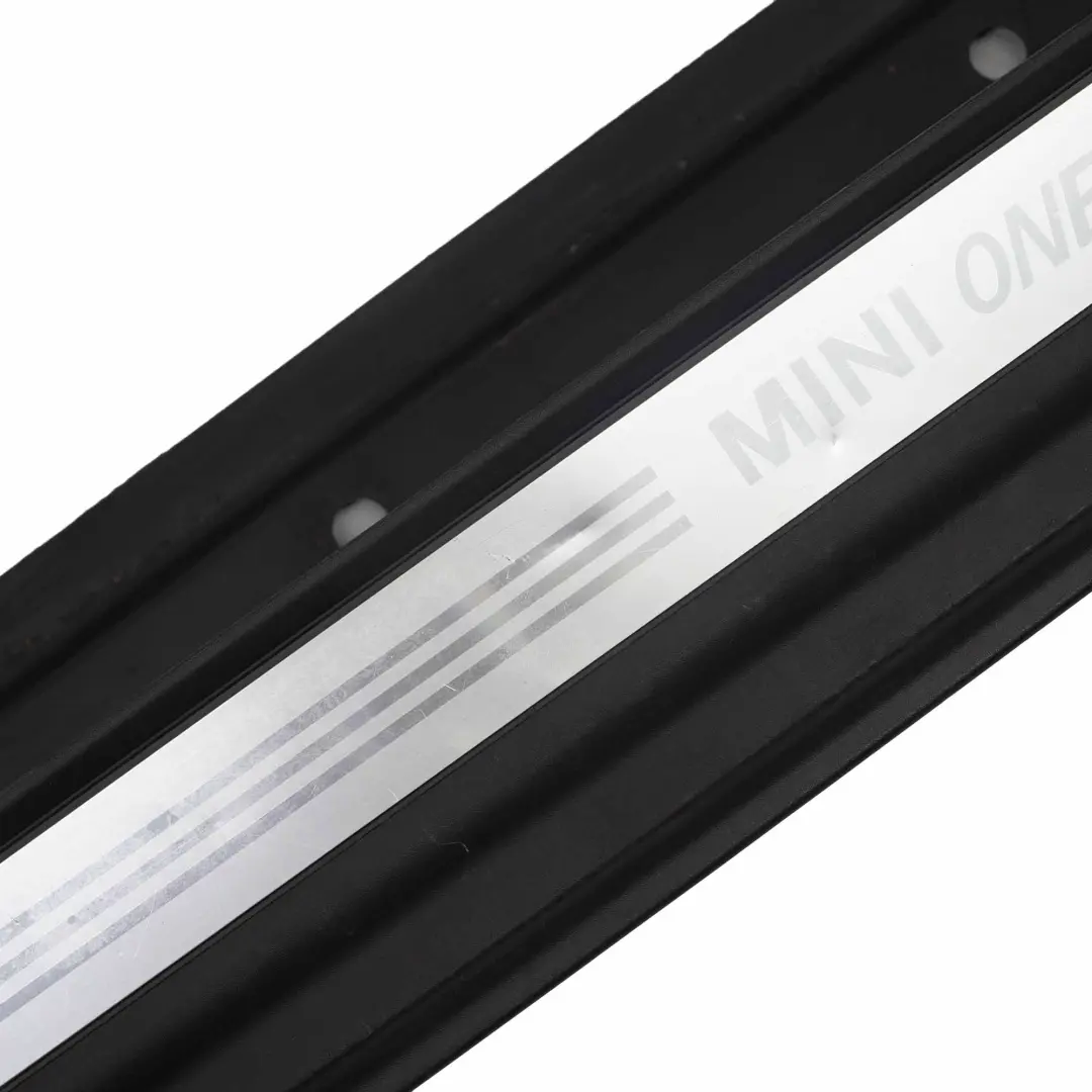 Bas de Porte Seuil a Gauche Couverture pour Mini Cooper R52 à propos du numéro de pièce 7124373 Mini Cooper R52 Bas de Porte Seuil a Gauche Couverture - SKU 7124373 - Numéro de pièce 7124373