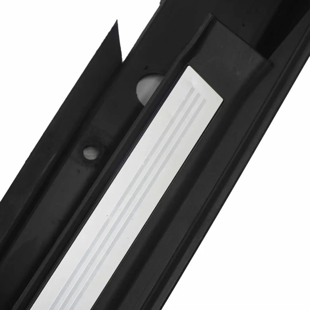 faldón lateral izquierdo umbral puerta lateral Cabrio Trim Panel Uno para Mini R52 con número de pieza 7124373 Mini R52 faldón lateral izquierdo umbral puerta lateral Cabrio Trim Panel Uno - SKU 7124373 - Número de pieza 7124373