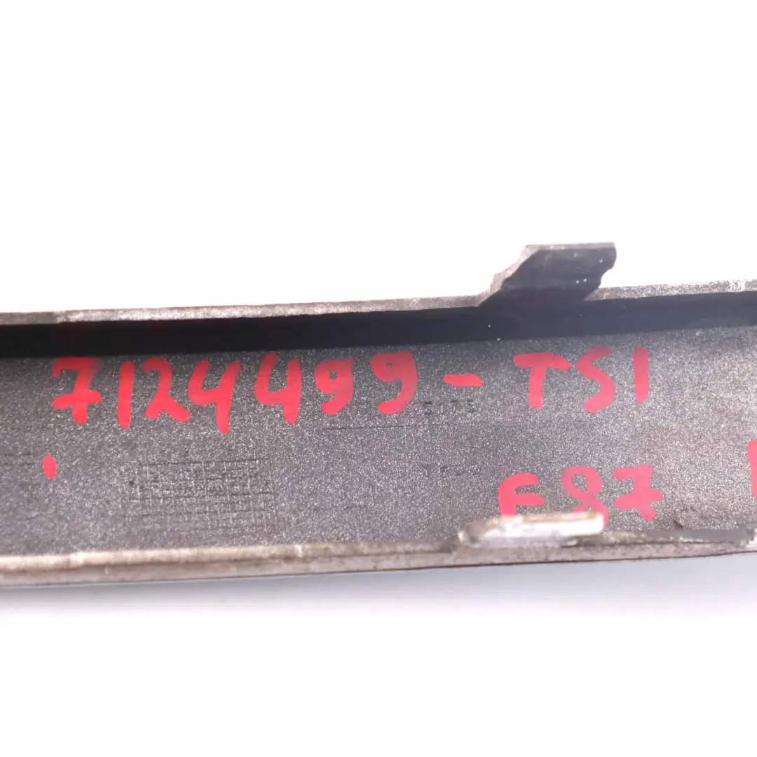 1er E87 Stoßfängerschutzleiste Vorne Links Titansilber 354 für BMW mit Teilenummer 7124499 BMW 1er E87 Stoßfängerschutzleiste Vorne Links Titansilber 354 - SKU 7124499-TS1 - Teilenummer 7124499