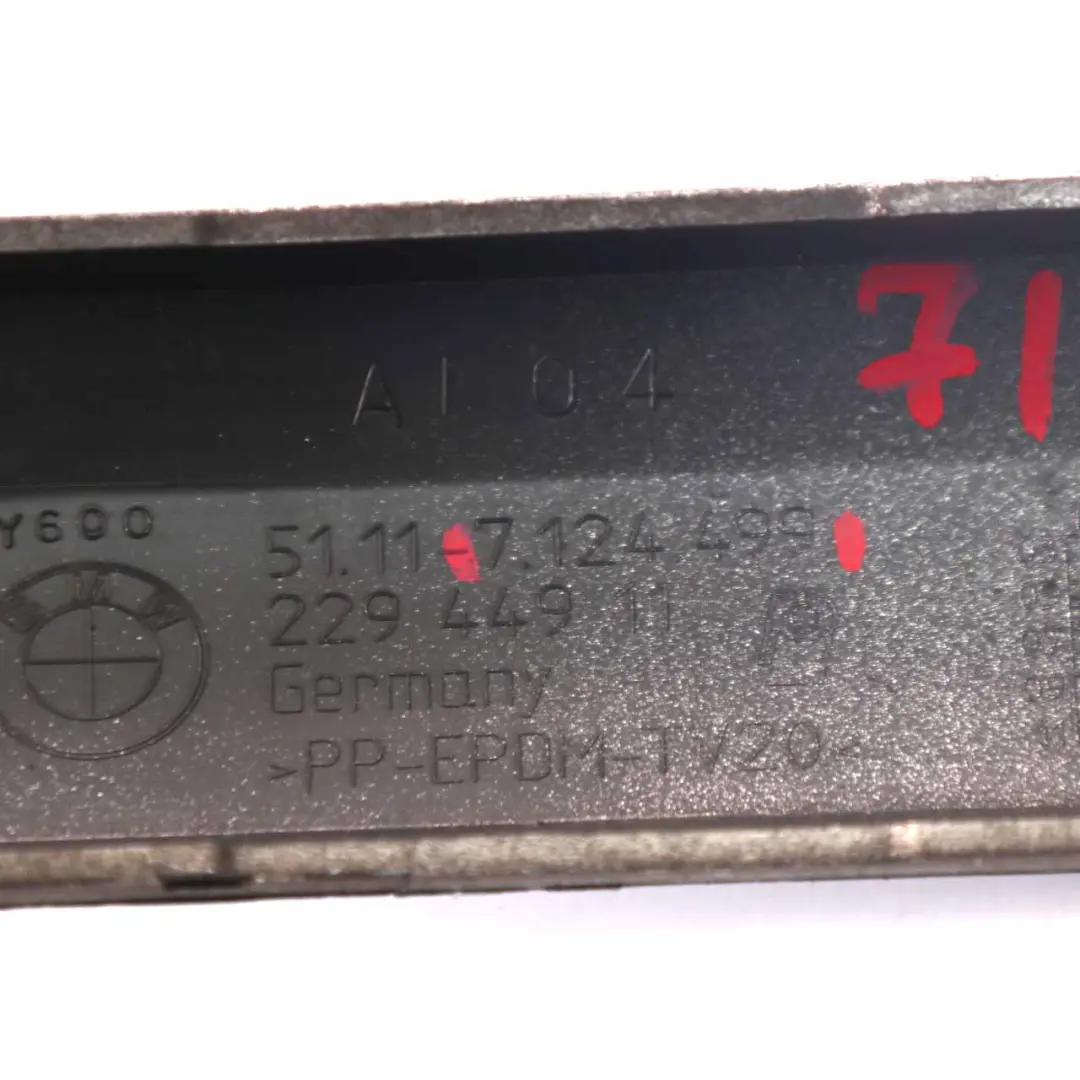 1er E87 Stoßfängerschutzleiste Vorne Links Titansilber 354 BMW - SKU 7124499-TS1 - Teilenummer 7124499