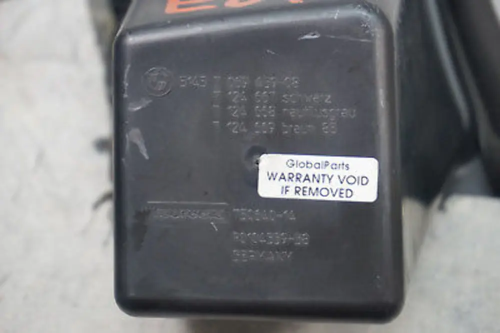 BMW 1 er E87 Ablagefach Instrumententafel Fahrerseite schwarz - SKU 7124667 - Teilenummer 7124667