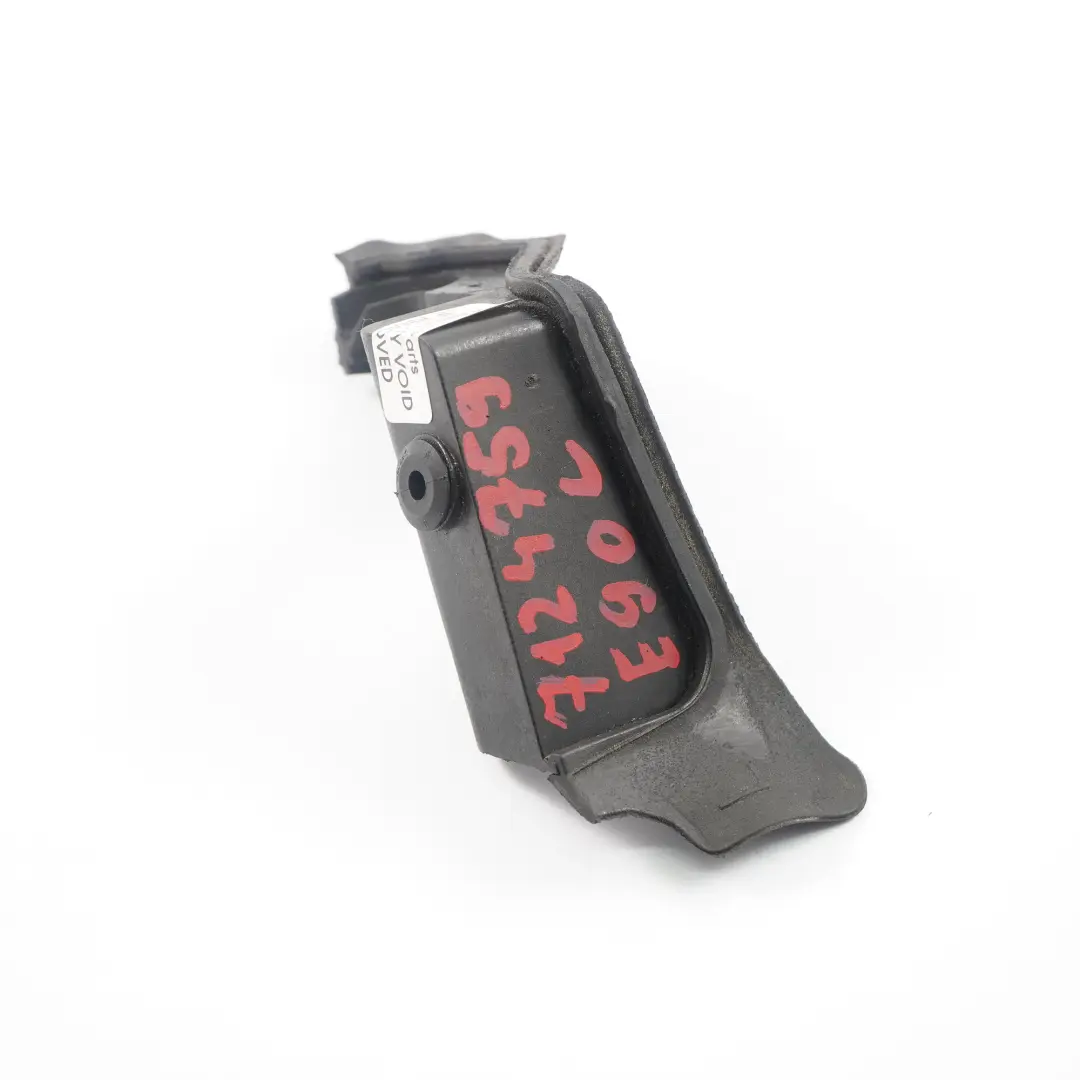 BMW E87 E90 E91 E92 Partie inférieure étanchéité capot Av G - SKU 7124759 - Numéro de pièce 7124759