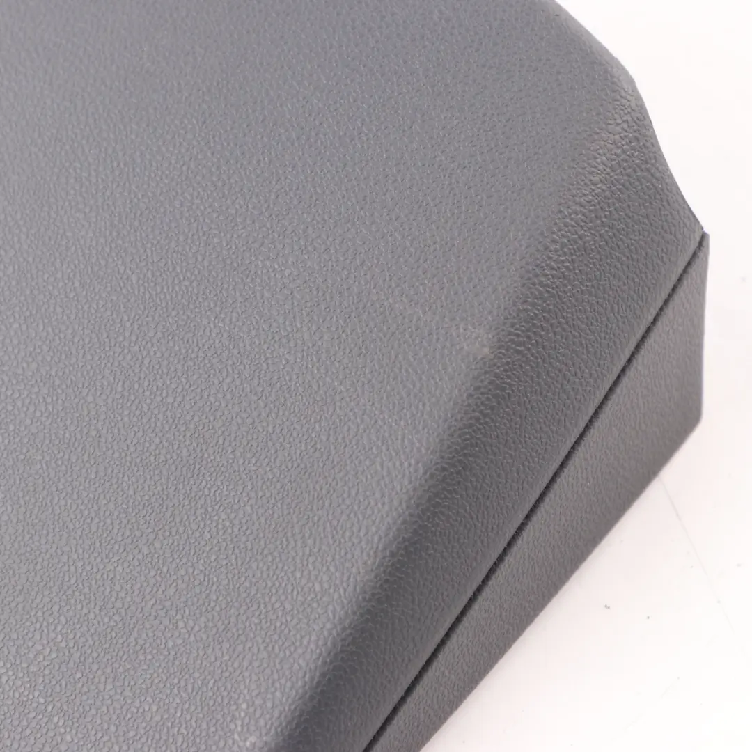 Couverture Accoudoir Central Arriere Alaska Gris 7078563 pour BMW 1 E87 à propos du numéro de pièce 7124901 BMW 1 E87 Couverture Accoudoir Central Arriere Alaska Gris 7078563 - SKU 7124901 - Numéro de pièce 7124901