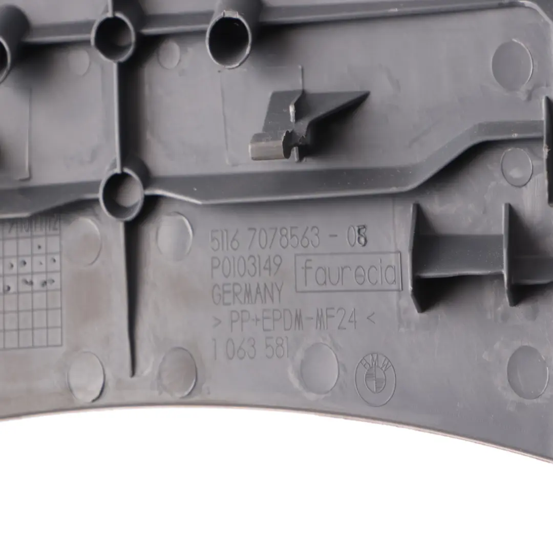 BMW E87 Tapa Consola Central Reposabrazos Trasero Gris Alaska 7078563 - SKU 7124901 - Número de pieza 7124901