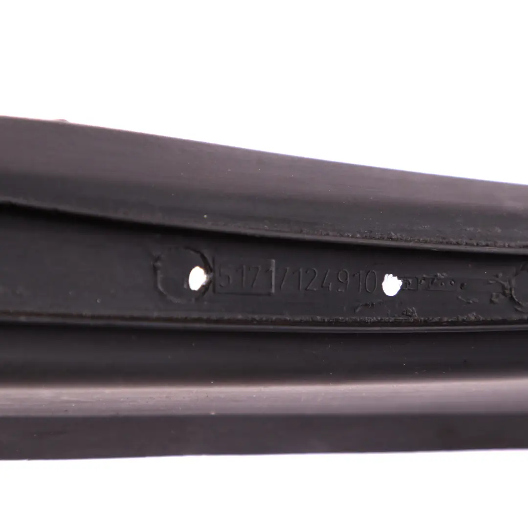 BMW E63 LCI Canal De Agua Derecho Cubierta Bota Trasera Embellecedor - SKU 7124910 - Número de pieza 7124910