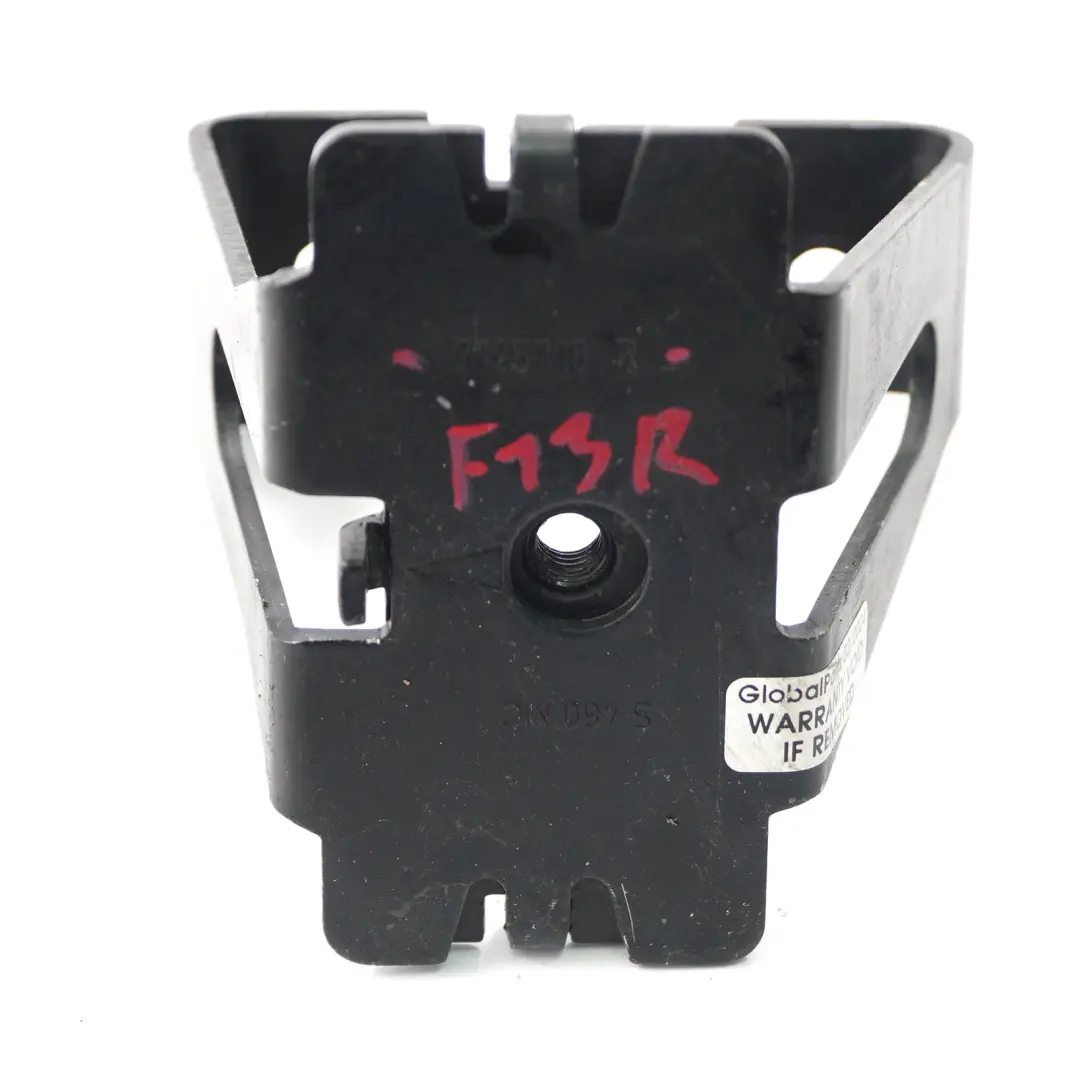 Staffa fissaggio seggiolino per bambini destra per BMW F13 con numero di parte 7125718 BMW F13 Staffa fissaggio seggiolino per bambini destra - SKU 7125718 - Numero di parte 7125718