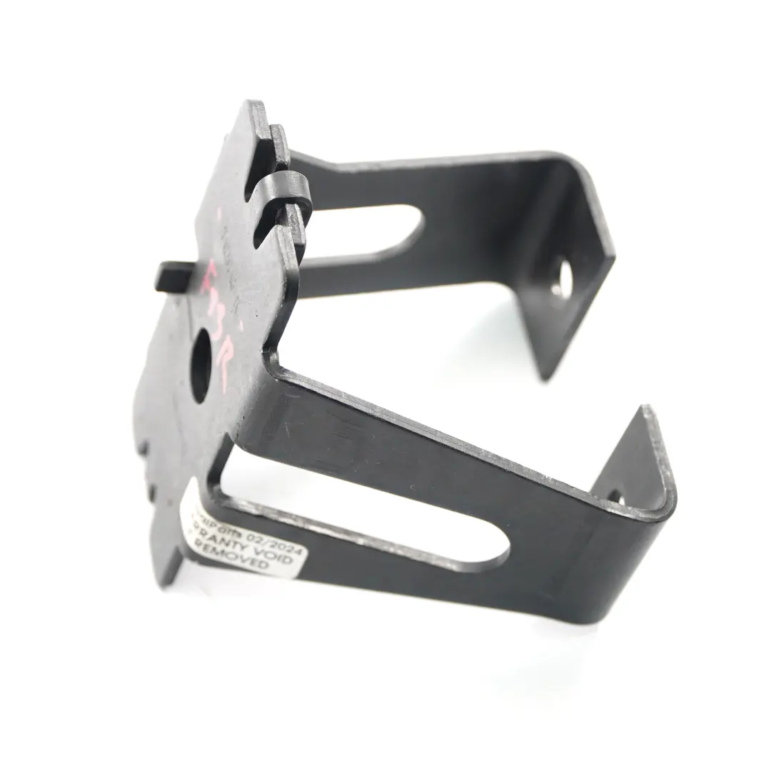 Staffa fissaggio seggiolino per bambini destra per BMW F13 con numero di parte 7125718 BMW F13 Staffa fissaggio seggiolino per bambini destra - SKU 7125718 - Numero di parte 7125718