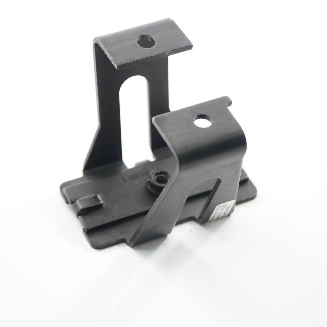 Soporte Fijación Asiento Niño Derecha para BMW F13 con número de pieza 7125718 BMW F13 Soporte Fijación Asiento Niño Derecha - SKU 7125718 - Número de pieza 7125718