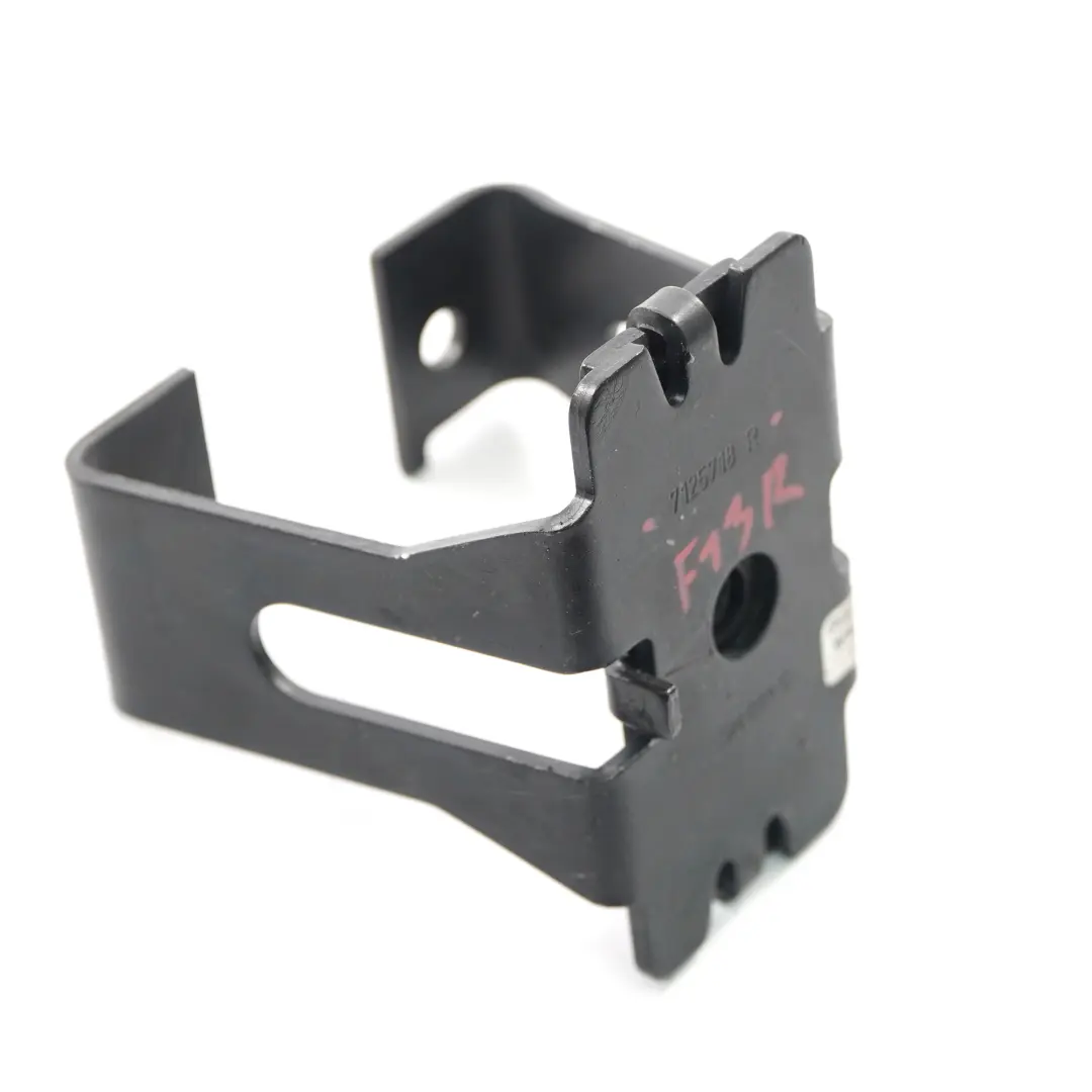 Soporte Fijación Asiento Niño Derecha para BMW F13 con número de pieza 7125718 BMW F13 Soporte Fijación Asiento Niño Derecha - SKU 7125718 - Número de pieza 7125718