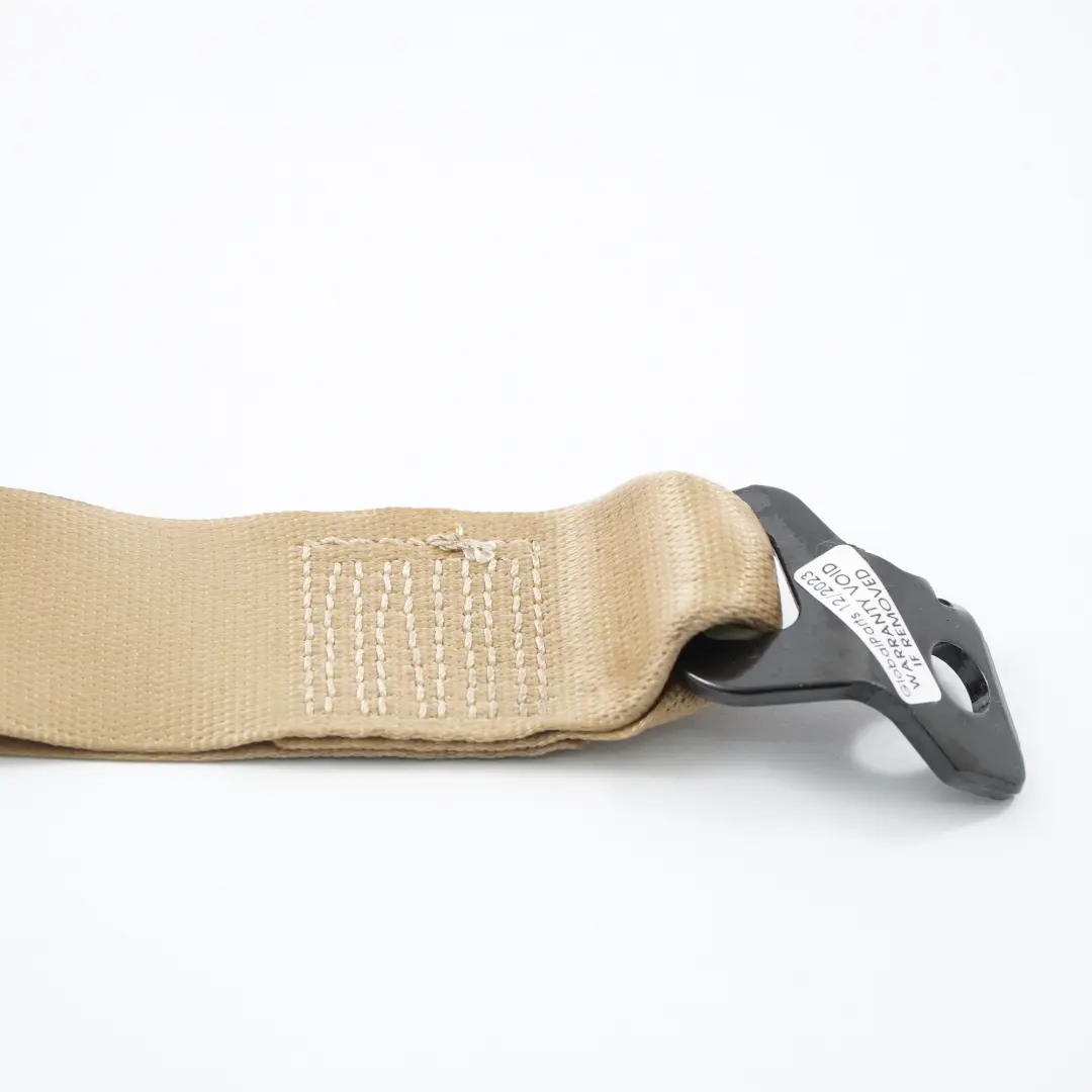 Cinturón de Seguridad Hebilla Inferior Centro Trasero Beige para BMW E60 con número de pieza 9132810 BMW E60 Cinturón de Seguridad Hebilla Inferior Centro Trasero Beige - SKU 7127438 - Número de pieza 9132810