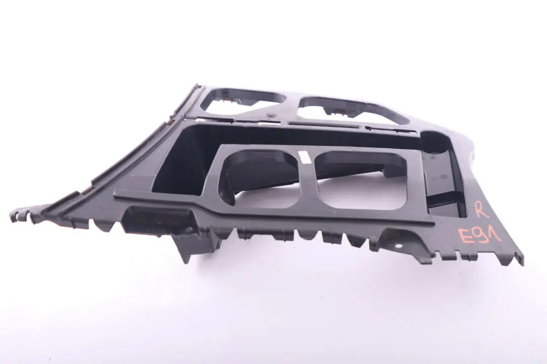 Prowadnica Mocowanie Uchwyt Zderzaka Prawy do BMW E91 o numerze 51127127716 BMW E91 Prowadnica Mocowanie Uchwyt Zderzaka Prawy - SKU 7127716 - Numer Części 51127127716