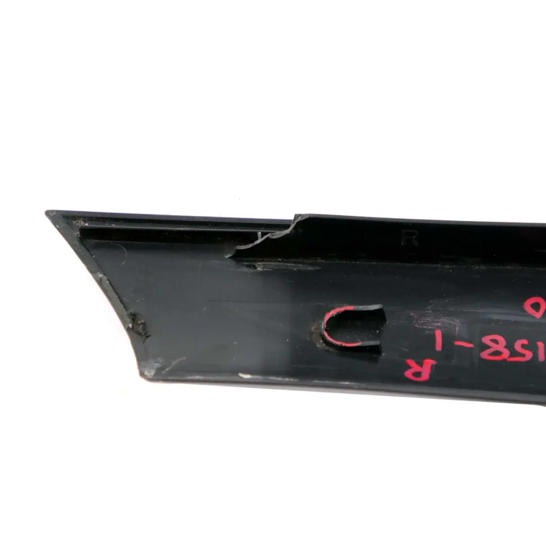 Copertura Finestrino Laterale Colonna A Destra Glanzschwarz per Mini Cooper R50 con numero di parte 7128158 Mini Cooper R50 Copertura Finestrino Laterale Colonna A Destra Glanzschwarz - SKU 7128158-1 - Numero di parte 7128158