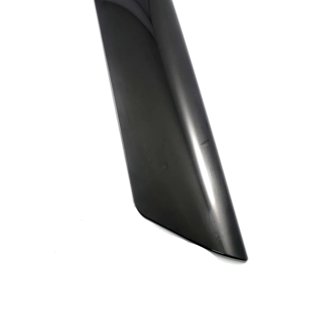 Tapa Montante Ventana Lateral A Derecha Negro Brillo para Mini R50 R53 con número de pieza 7128158 Mini R50 R53 Tapa Montante Ventana Lateral A Derecha Negro Brillo - SKU 7128158 - Número de pieza 7128158