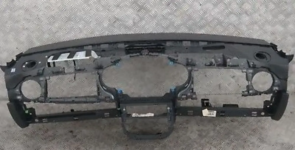 Instrumententafel Unterteil Panther Black für Mini Cooper One R50 R53 mit Teilenummer 7128610 Mini Cooper One R50 R53 Instrumententafel Unterteil Panther Black - SKU 7128610 - Teilenummer 7128610