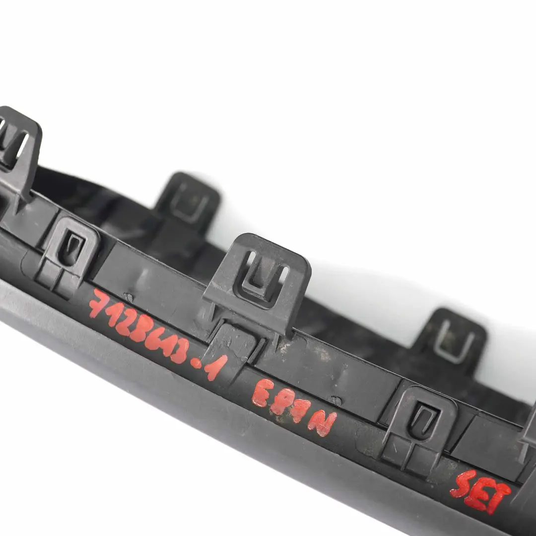 Griglia Ornamentale SX Dx Set Taiwan 7128614 per BMW E81 E87 E87N LCI con numero di parte 7128613 BMW E81 E87 E87N LCI Griglia Ornamentale SX Dx Set Taiwan 7128614 - SKU 7128613-1 - Numero di parte 7128613