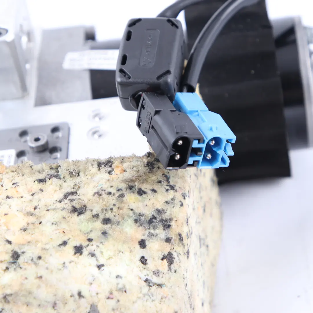 Hydraulic Unit Roof Motor Pump Folding Top 7128780 to BMW E93 Convertible with Part number 7128779 BMW E93 Convertible Hydraulic Unit Roof Motor Pump Folding Top 7128780 - SKU 7128779-2 - Part number 7128779