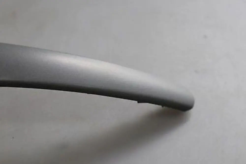 Türverkleidung Blende Türinnengriff links Kodiak Silber 7129260 für BMW 1 er E87 mit Teilenummer 7067961 BMW 1 er E87 Türverkleidung Blende Türinnengriff links Kodiak Silber 7129260 - SKU 7129261-5 - Teilenummer 7067961