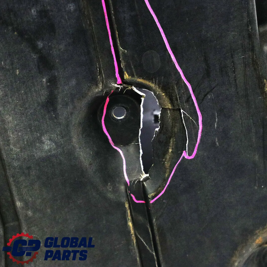 Motorraumabschirmung Protezione sotto Motore Benzina per BMW E81 E87 con numero di parte 7129318 BMW E81 E87 Motorraumabschirmung Protezione sotto Motore Benzina - SKU 7129318-2 - Numero di parte 7129318