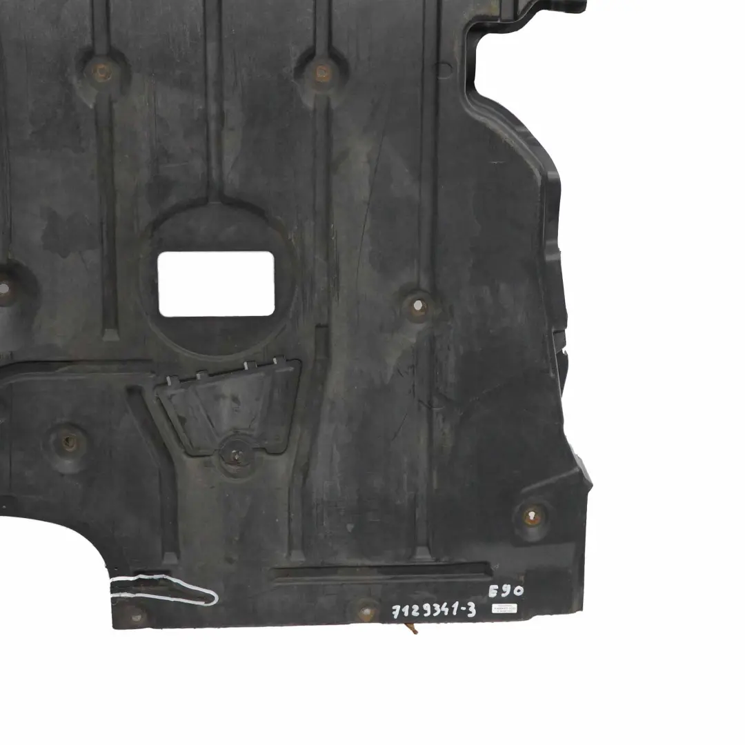 Ecran de protection du capot moteur essence pour BMW E90 E91 à propos du numéro de pièce 7129341 BMW E90 E91 Ecran de protection du capot moteur essence - SKU 7129341-3 - Numéro de pièce 7129341