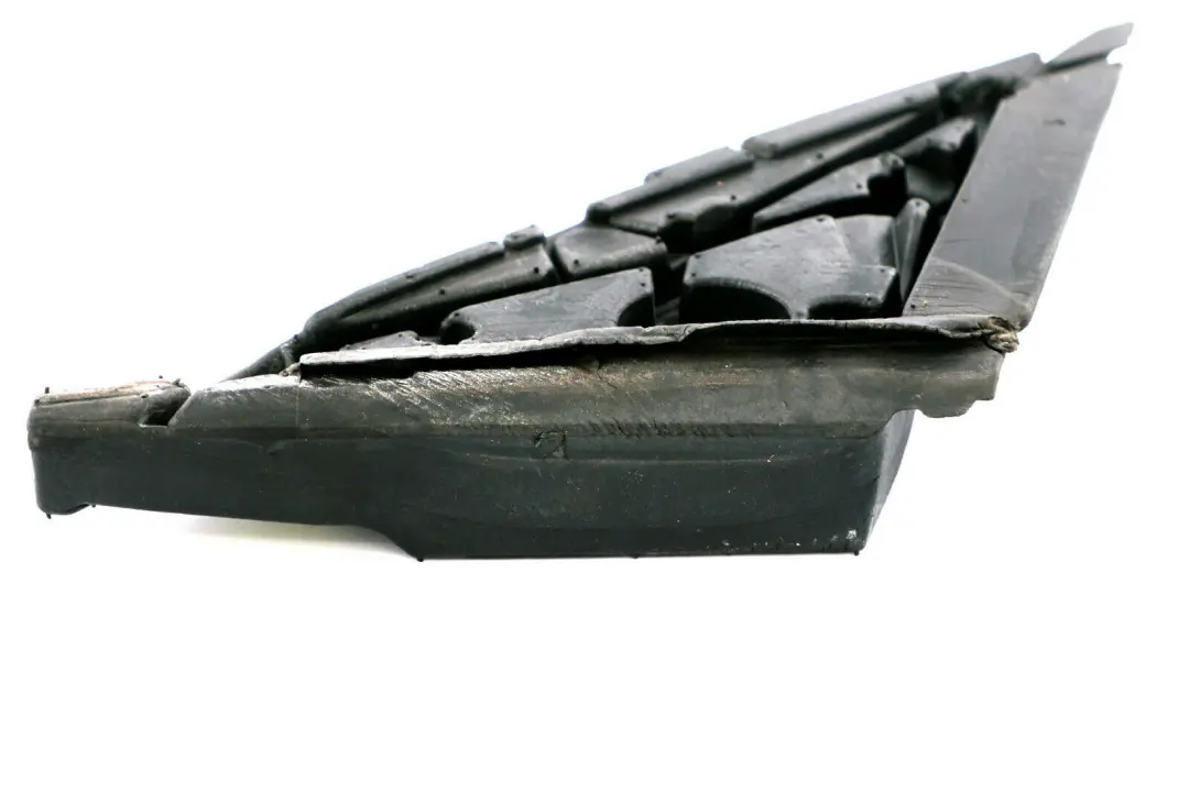 BMW 1 Series E87 Seal Outer Wing Mirror Left N/S Seal Triangle - SKU 7129647 - Part number 7129647