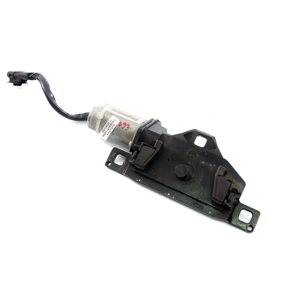 Lock Motor Trunk Lid Power Lock Drive Actuator to BMW E61 X6 E71 Tailgate with Part number 7114613 BMW E61 X6 E71 Tailgate Lock Motor Trunk Lid Power Lock Drive Actuator - SKU 7129931 - Part number 7114613