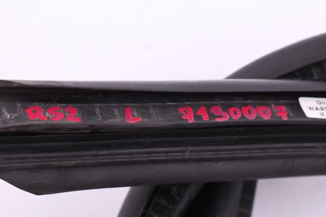 Guarnizione Chiusura Ermetica Porta SX N/S per Mini Cooper R52 Cabrio con numero di parte 7130007 Mini Cooper R52 Cabrio Guarnizione Chiusura Ermetica Porta SX N/S - SKU 7130007 - Numero di parte 7130007