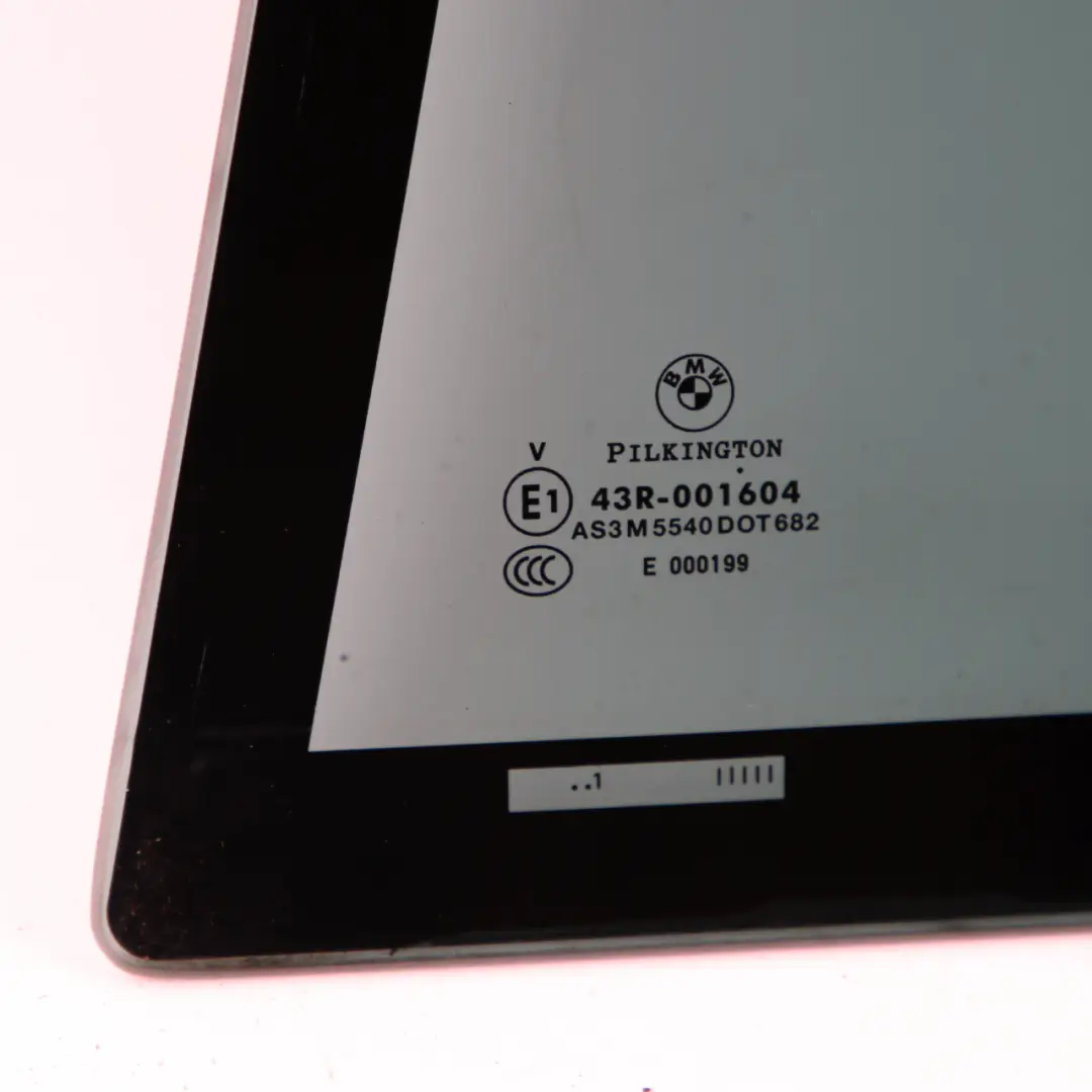 Szyba Drzwi Lewy Tył AS3 do BMW E90 o numerze 7130361 BMW E90 Szyba Drzwi Lewy Tył AS3 - SKU 7130361 - Numer Części 7130361
