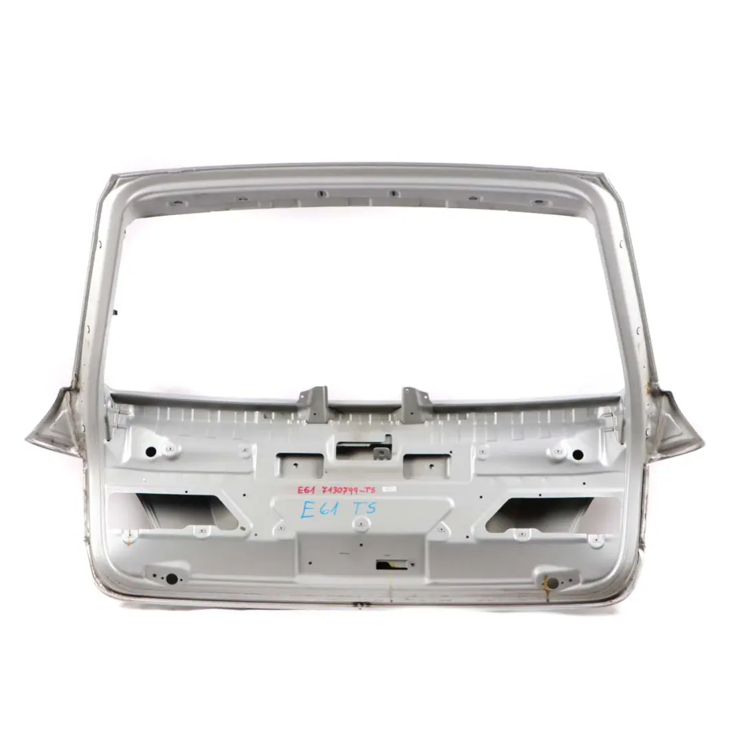 Trunk Boot Lid Titansilber Titan Silver Metallic 354 to BMW 5 E61 Touring Tailgate with Part number 7130799 BMW 5 E61 Touring Tailgate Trunk Boot Lid Titansilber Titan Silver Metallic 354 - SKU 7130799-TS - Part number 7130799