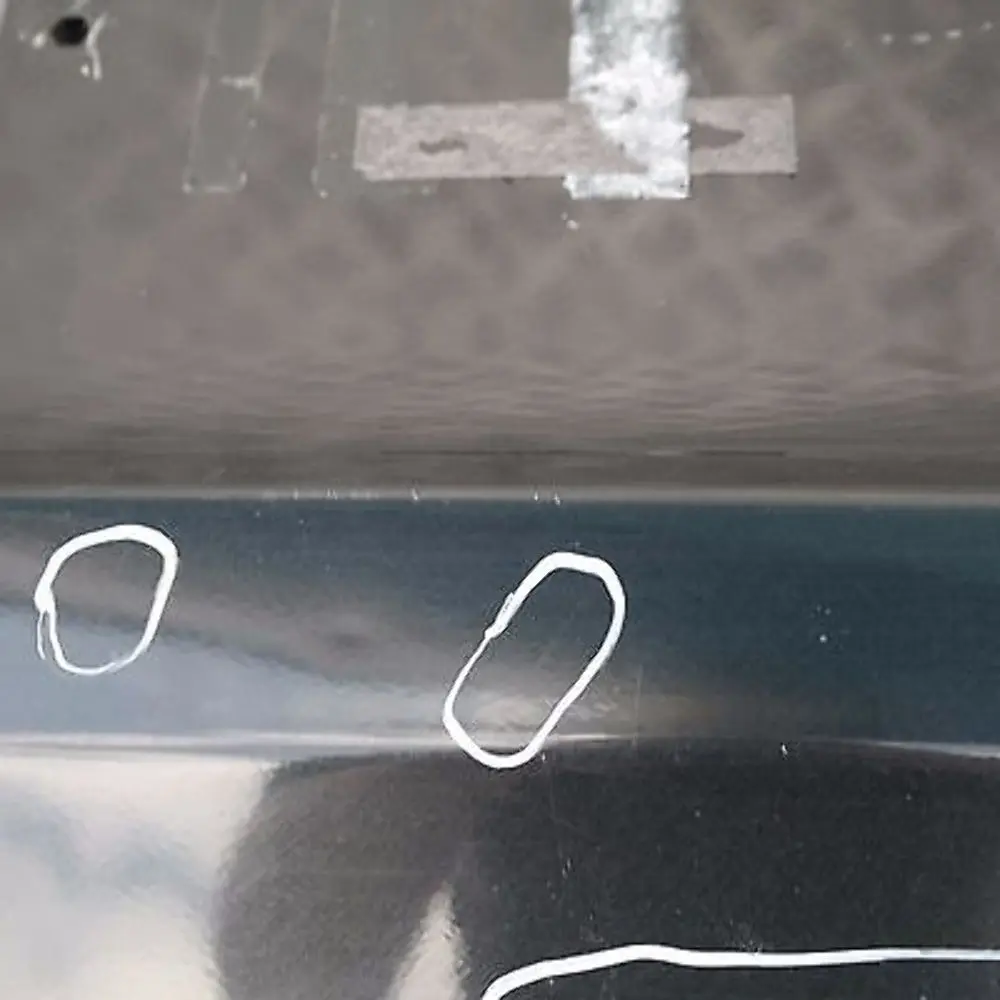 Hayon Dessous Noir Sapphire Metallique pour BMW X5 1 E53 à propos du numéro de pièce 7130827 BMW X5 1 E53 Hayon Dessous Noir Sapphire Metallique - SKU 7130827-BS1 - Numéro de pièce 7130827